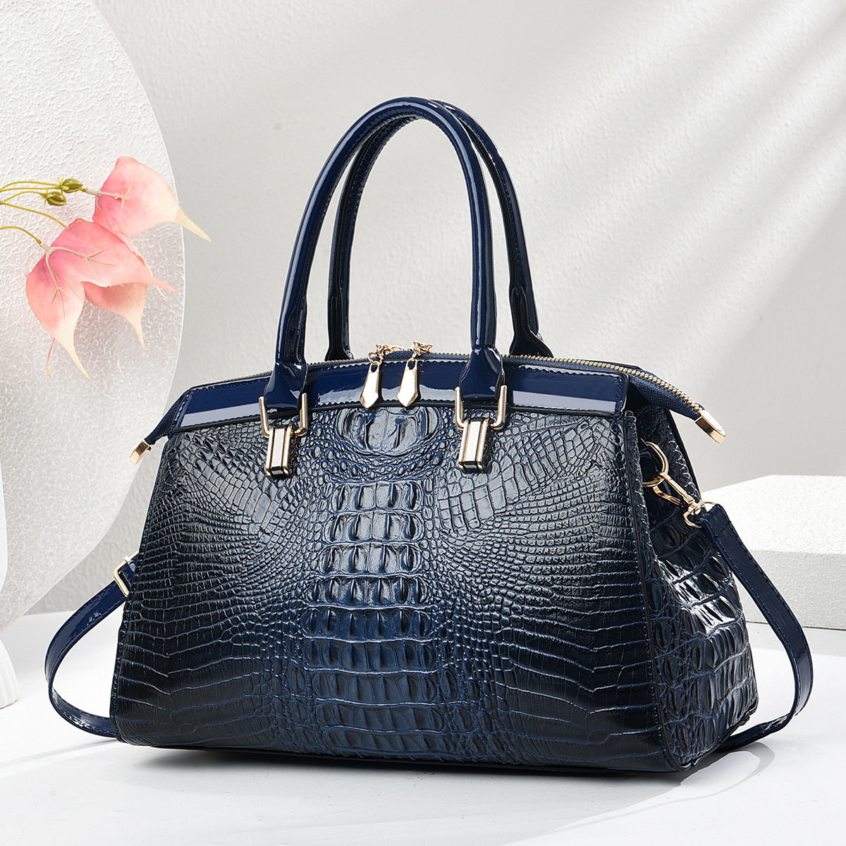 Patent Leather Large-Capacity Commuter Handbag European And American Style THRU7
