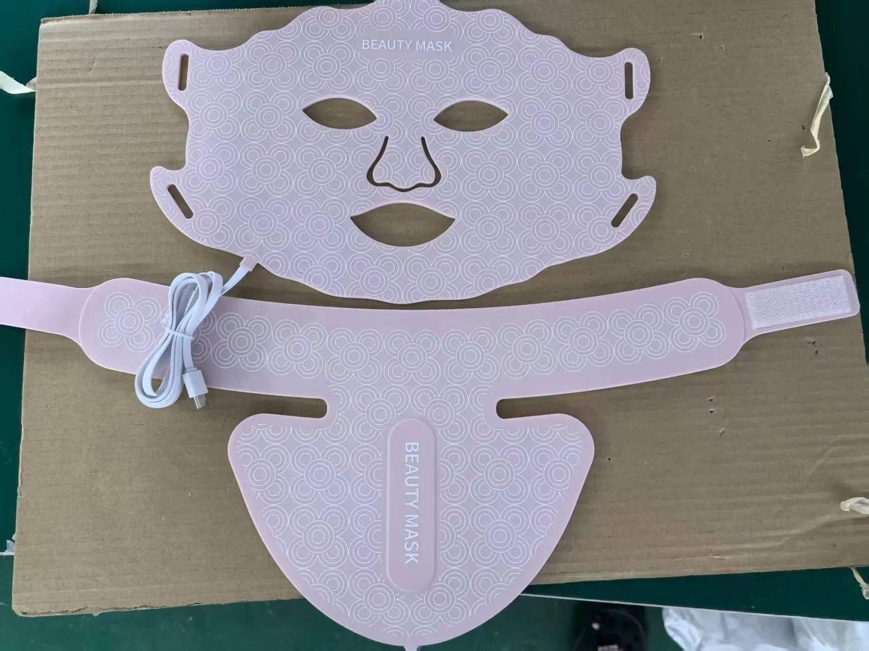 Red Light LED Facial Photon Rejuvenation Device With Silicone Beauty Mask THRU7