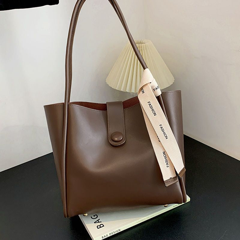 Large-capacity Vintage Women's Shoulder Bag THRU7