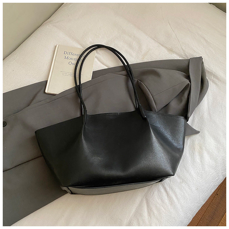 Retro Casual Large-Capacity Shoulder Bag THRU7