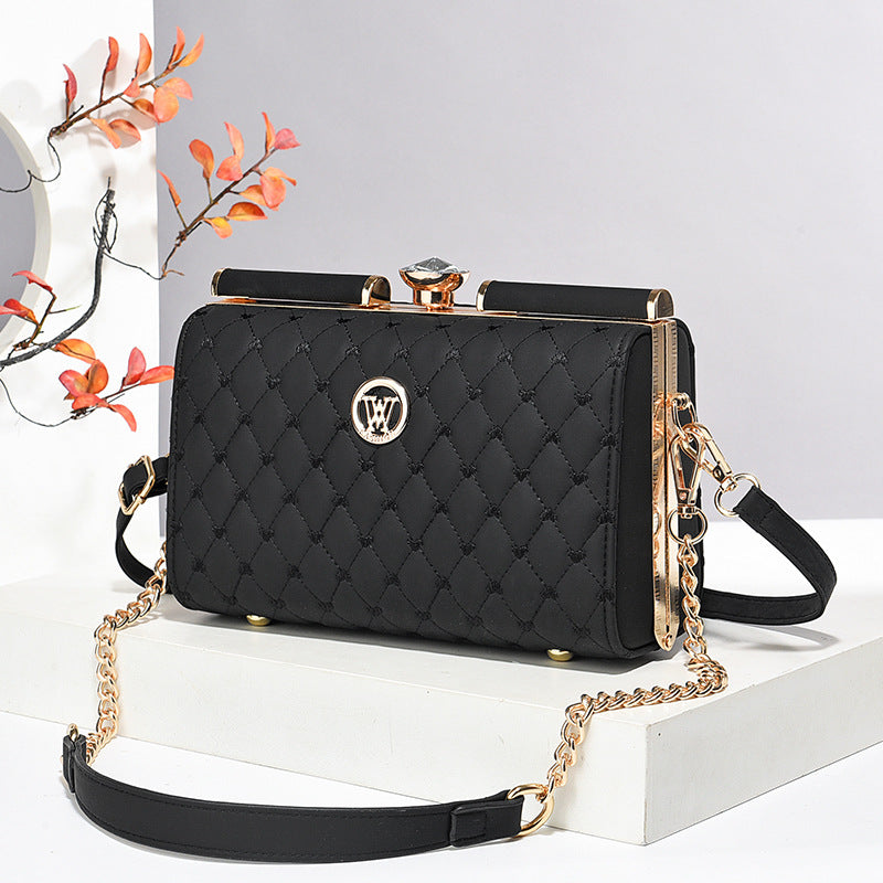 Niche Trendy Diamond-quilted Shoulder Bag With A Premium Texture THRU7