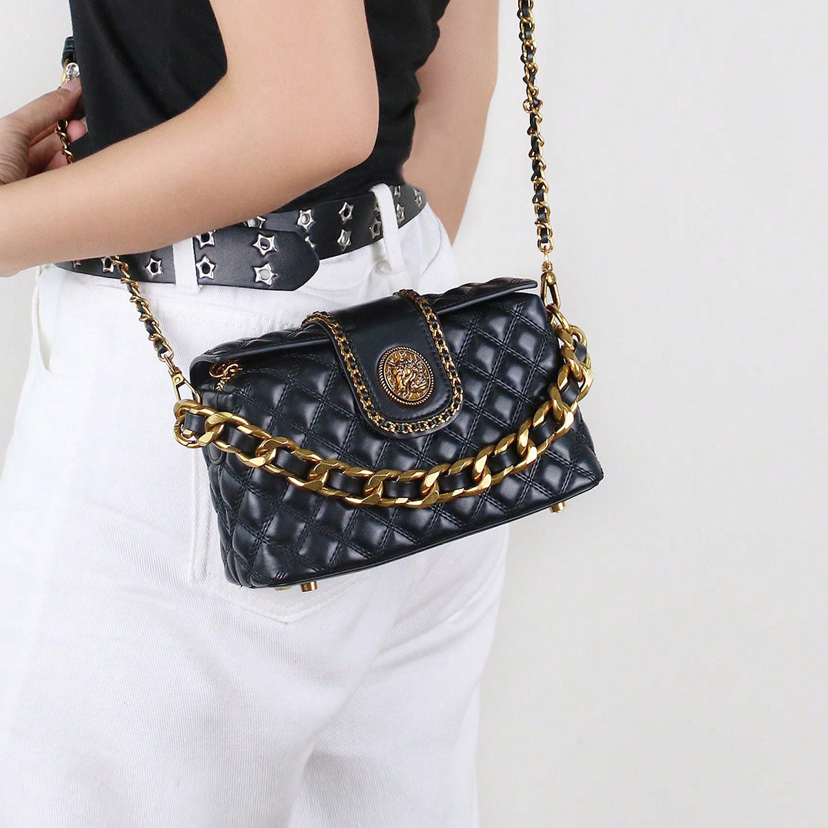 Stylish Solid-color High-end Diamond-quilted Crossbody Bag THRU7