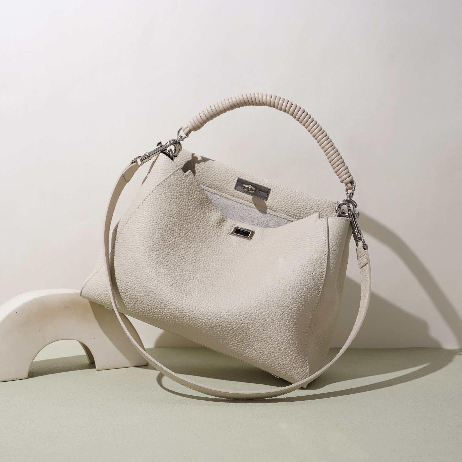 Motorcycle-style Fashion Large-capacity Crossbody Bag THRU7