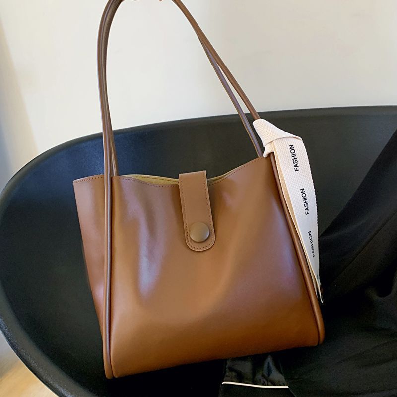 Large-capacity Vintage Women's Shoulder Bag THRU7